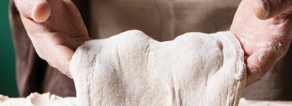 Tecniche di lavorazioni della pizza: le fasi di puntatura