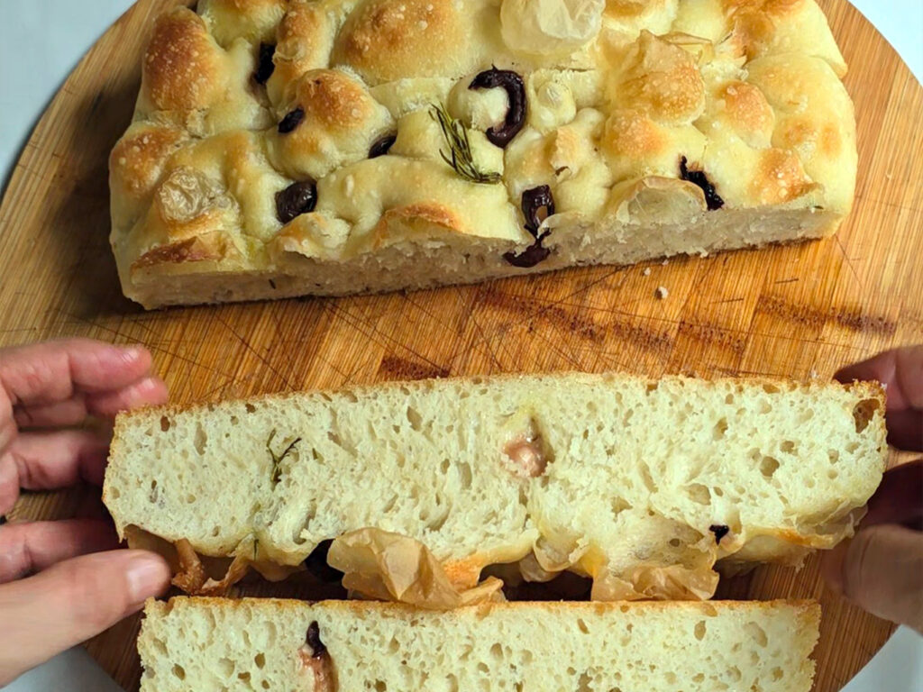 24 hours no-knead focaccia with Superiore